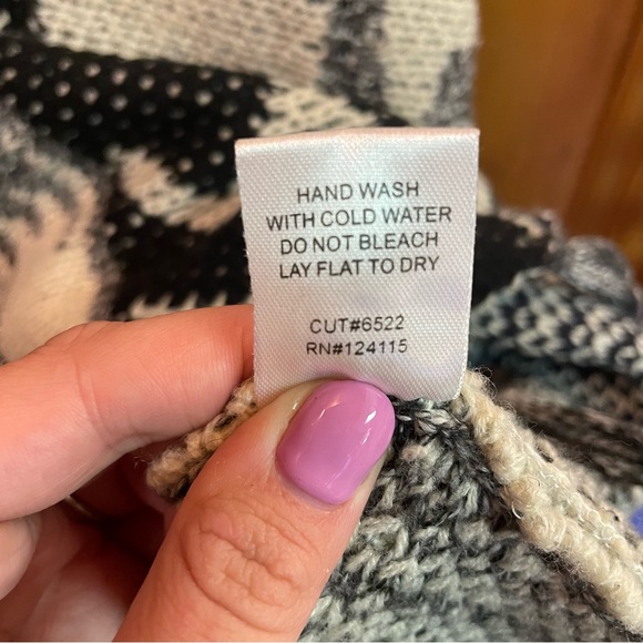 Elodie Mohair Aztec Sweater with Fringe - size M - Picture 7 of 8